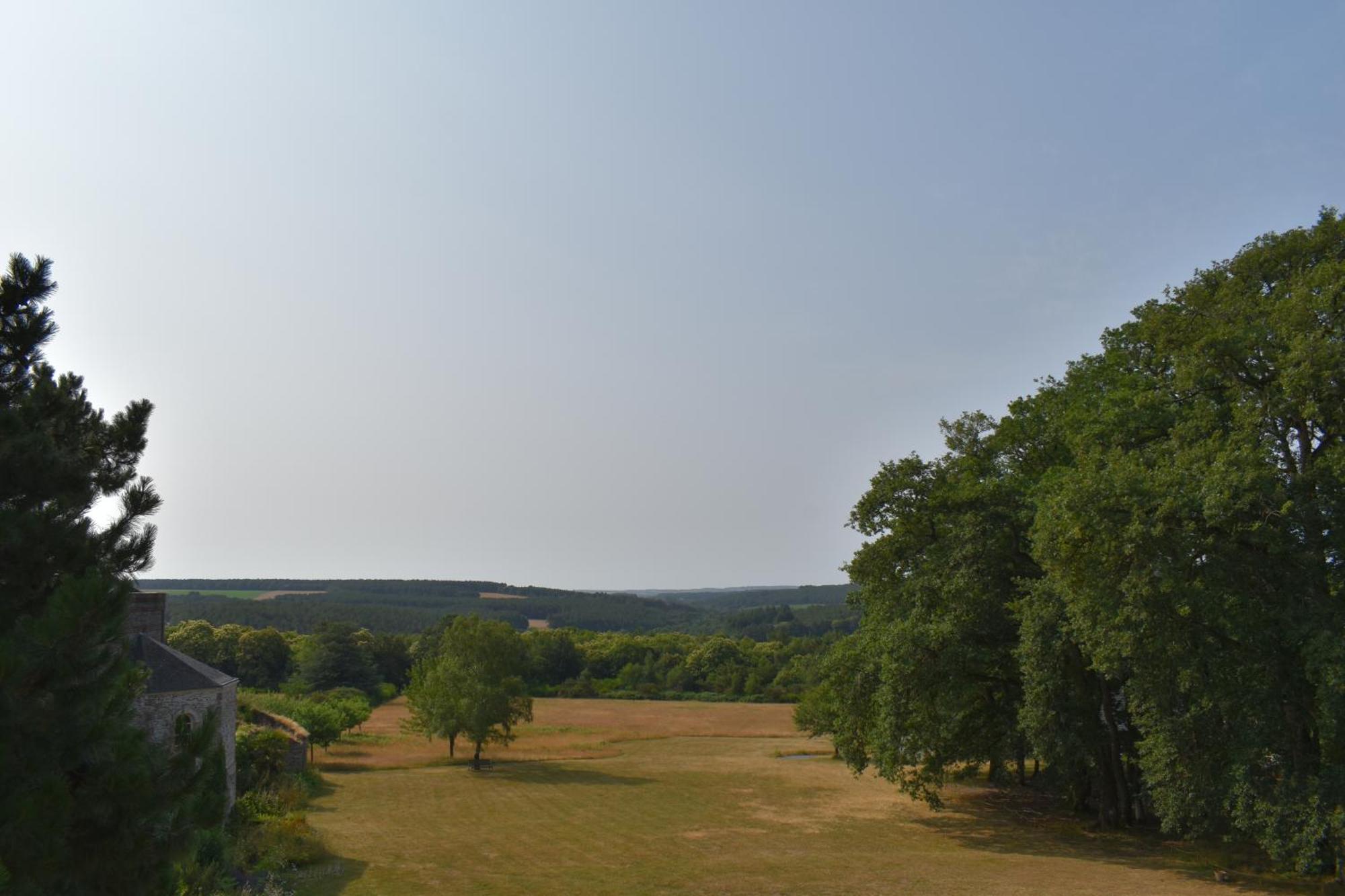 Chateau De Bezyl Sixt-sur-Aff Exterior photo